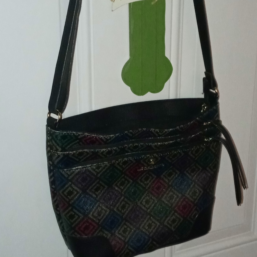 Barely used Liz Claiborne purse and wallet set.